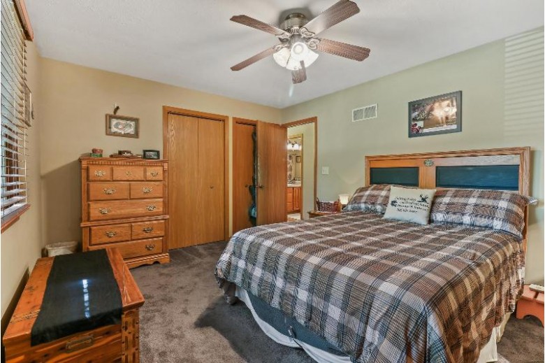 7675 Big Pine Ln, Burlington, WI by D'Aprile Properties Llc~burlington $289,900