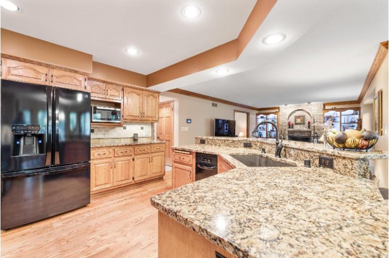 1130 Eagle Pass, Hartland, WI by Elements Realty Llc $589,900