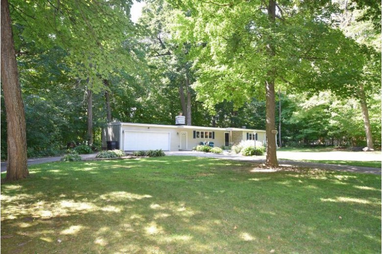 4933 S 79th St Greenfield, WI 53220-4209 by Exp Realty, Llc~milw $329,900