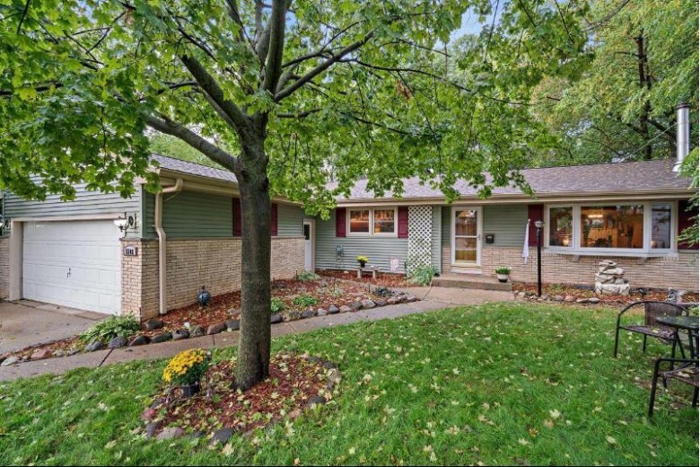 5502 W Jerelyn Pl Milwaukee, WI 53219-2279 by Coldwell Banker Realty $269,000