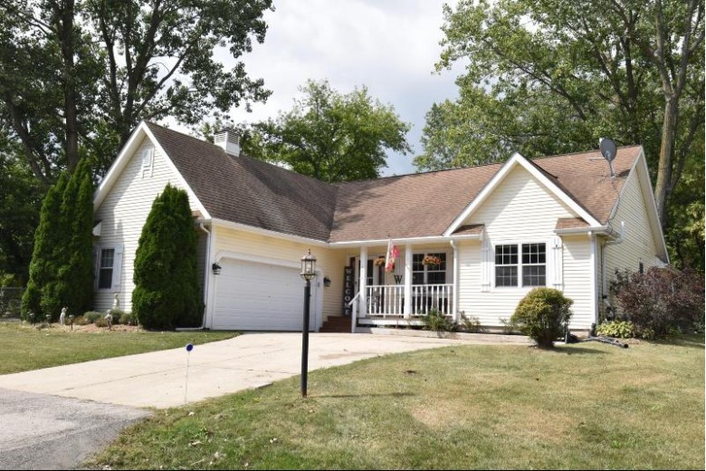 5810 Finch Ln Racine, WI 53402-5522 by First West Realty, Llc $329,900