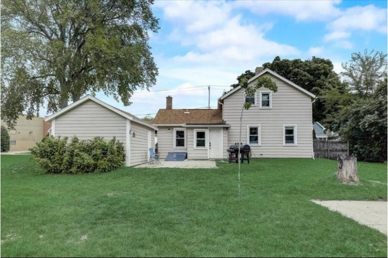 205 N Mill St Saukville, WI 53080-1923 by Re/Max United - Port Washington $209,900
