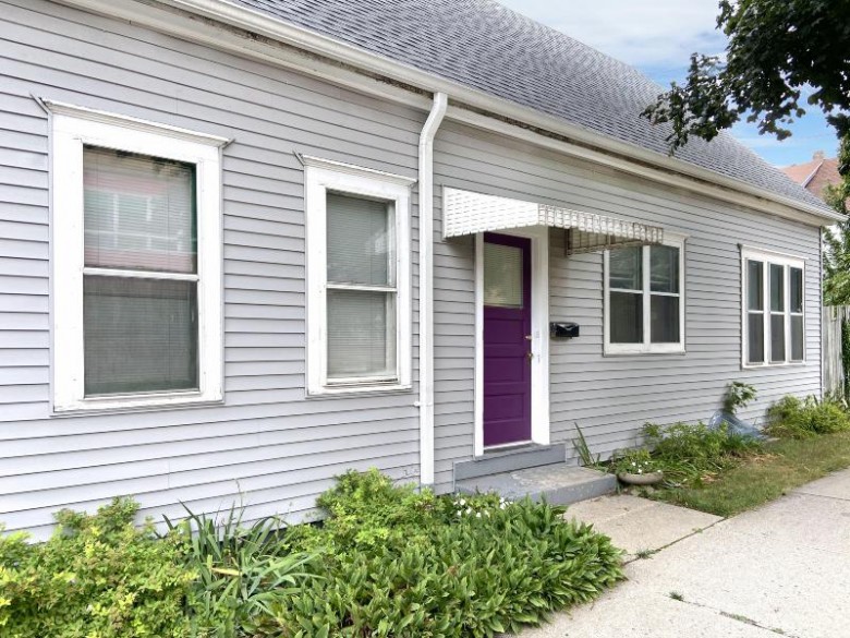 733 W Lincoln Ave, Milwaukee, WI by Riverwest Realty Milwaukee $174,900