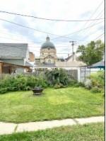 733 W Lincoln Ave, Milwaukee, WI by Riverwest Realty Milwaukee $174,900