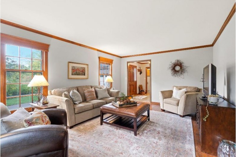 11639 N Hillside Ln Mequon, WI 53092-2947 by First Weber Real Estate $475,000