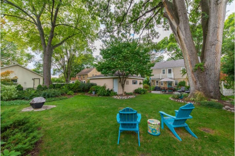 2338 N 88th St, Wauwatosa, WI by Firefly Real Estate, Llc $389,900