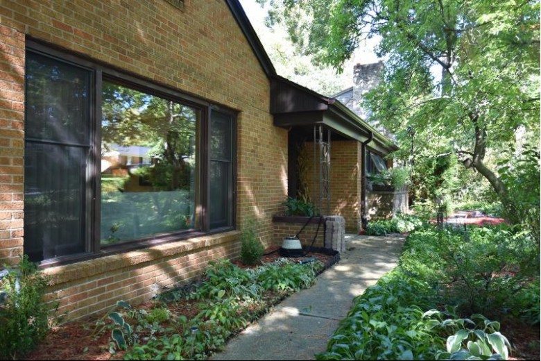 1647 N 123rd St, Wauwatosa, WI by Century 21 Affiliated-Wauwatosa $399,900