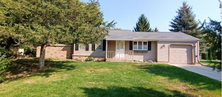 770 Parkway Dr Brookfield, WI 53005 by Realty Executives - Integrity $239,900