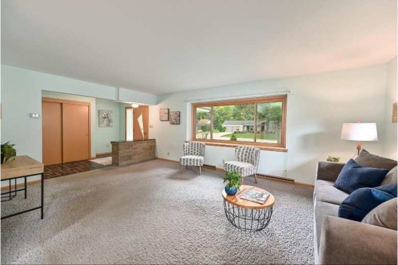 3319 N Knoll Ter Wauwatosa, WI 53222 by Firefly Real Estate, Llc $239,900
