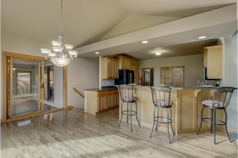 107 Trails Edge Ct Hartland, WI 53029 by Coldwell Banker Elite $589,900