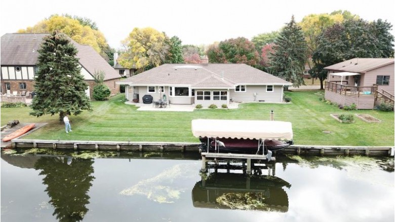 850 Bavarian Court Oshkosh, WI 54901 by RE/MAX On The Water $369,900