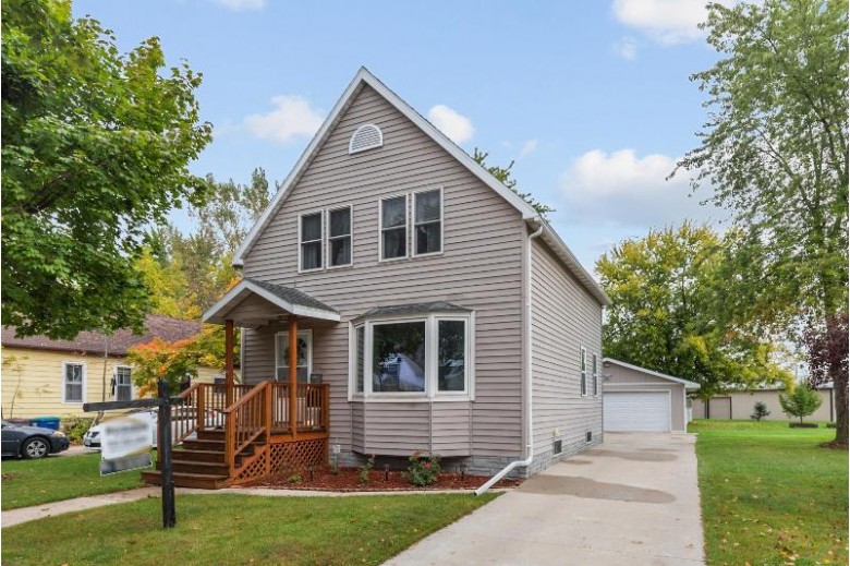 442 Indiana Avenue North Fond Du Lac, WI 54937 by Beckman Properties $164,900