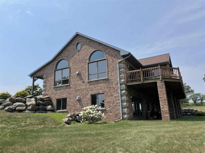 4241 Reeson Rd Barneveld, WI 53507 by Gavin Brothers Auctioneers Llc $599,000