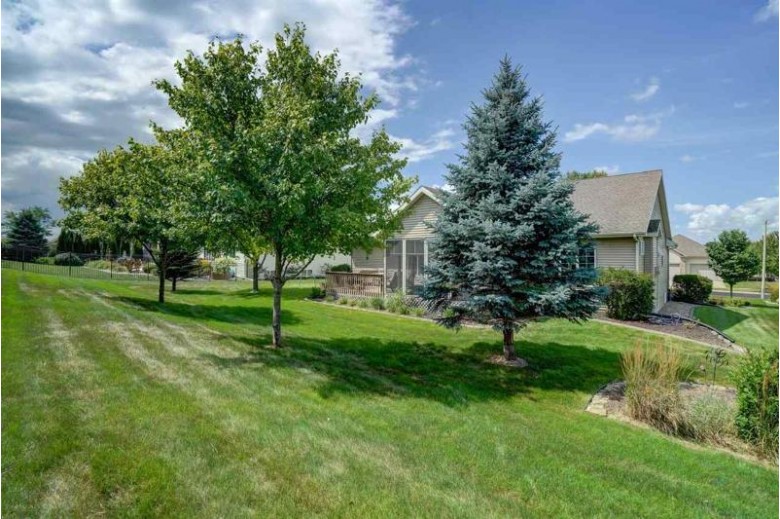 904 Stoney Hill Ln Cottage Grove, WI 53527 by Re/Max Preferred $499,900