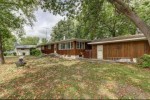 305 Breezy Point Dr, Pardeeville, WI by Restaino & Associates Era Powered $200,000