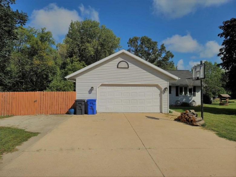 202 Riverview Dr Pardeeville, WI 53954 by First Weber Real Estate $279,900