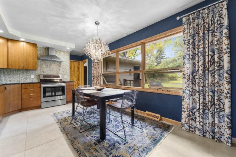 826 Laura St Sun Prairie, WI 53590 by Mhb Real Estate $274,900