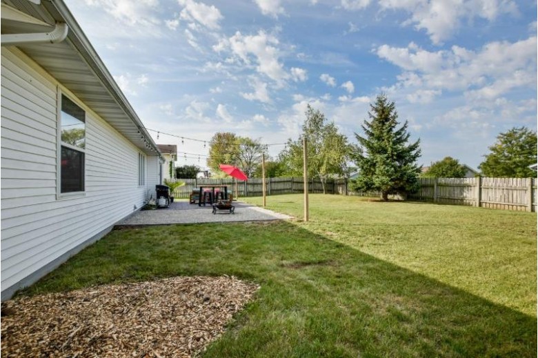 241 Ridgeview Dr, Lake Mills, WI by Badger Realty Team $299,000