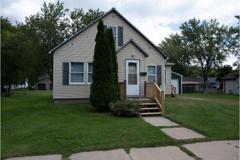 548 S Division St, New Lisbon, WI by Castle Rock Realty Llc $134,900