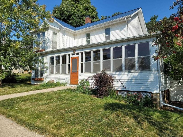 570 E Main St Platteville, WI 53818-2835 by Wisconsin.properties Realty, Llc $129,900