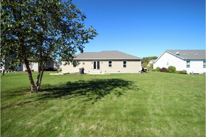 1129 Red Oak Cir Watertown, WI 53094 by Re/Max Community Realty $369,900