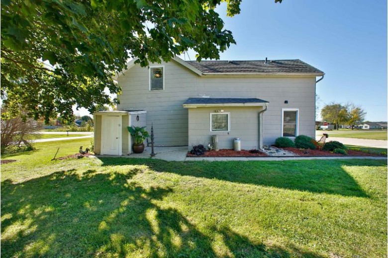 752 Hamilton St Columbus, WI 53925 by Allen Realty, Inc $150,000