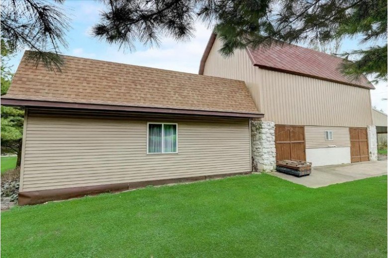 E7096 Hwy 154 Reedsburg, WI 53959 by Re/Max Preferred $339,000