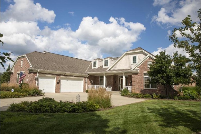 7560 S Joshua Ct Franklin, WI 53132-7904 by The Schoenleber Group, Llc $699,900