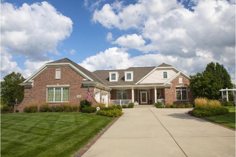 7560 S Joshua Ct Franklin, WI 53132-7904 by The Schoenleber Group, Llc $699,900