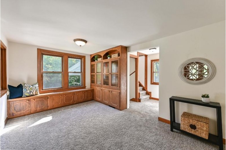 11035 N Cedarburg Rd, Mequon, WI by Compass Re Wi-Northshore $375,000