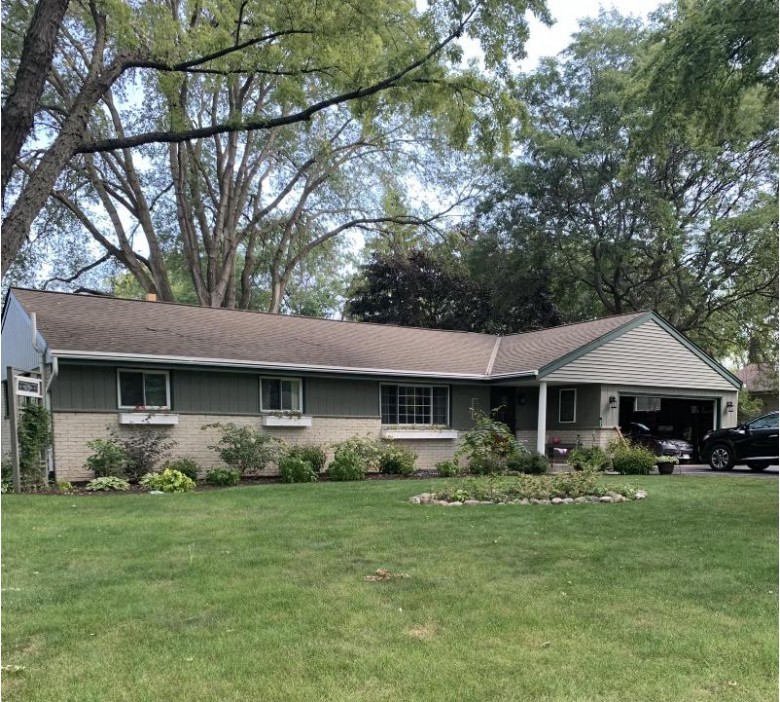 2970 S 128th St New Berlin, WI 53151 by Compass Re Wi-Northshore $349,900