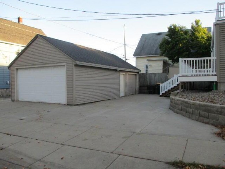 1500 S 74th St West Allis, WI 53214-4726 by Bauman Realty, Inc. $299,900