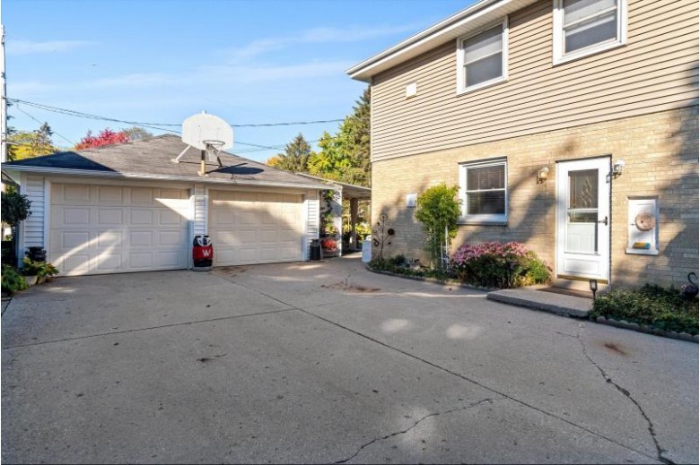 1651 N 116th St 1653 Wauwatosa, WI 53226-3001 by Keller Williams Realty-Lake Country $399,000