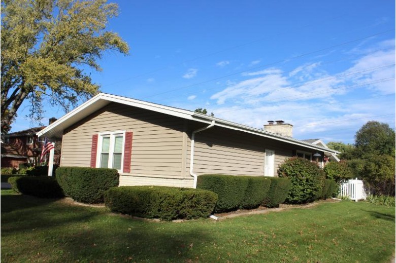 2704 N Park Dr Wauwatosa, WI 53222-4037 by First Weber Real Estate $314,900