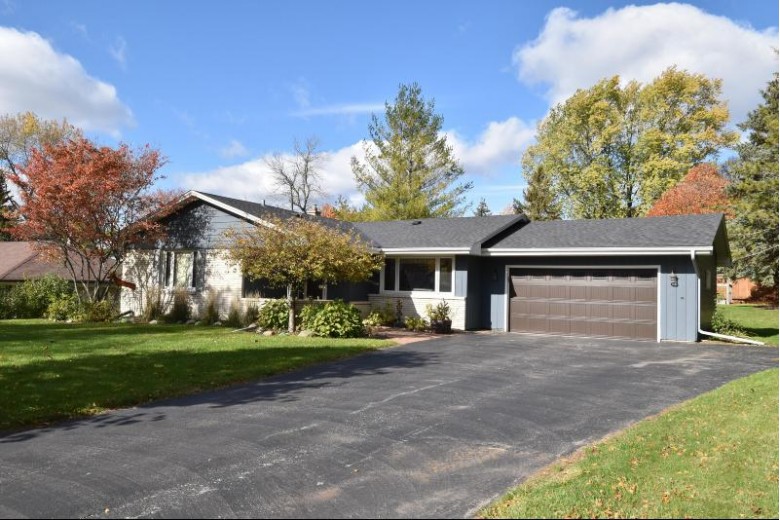 10532 Parklane Ct, Hales Corners, WI by Re/Max Realty Pros~milwaukee $329,900