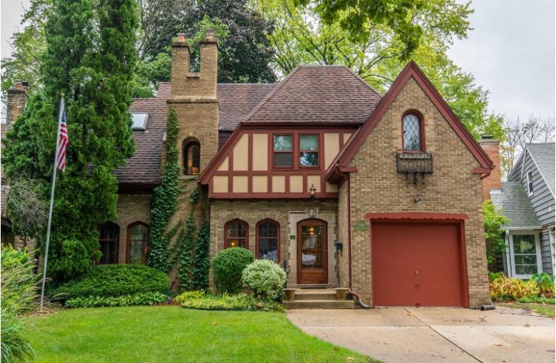 1296 N 63rd Ct Wauwatosa, WI 53213-2924 by Firefly Real Estate, Llc $569,900