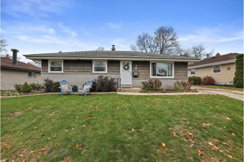 3210 E Henry Ave Cudahy, WI 53110 by Coldwell Banker Realty $229,900