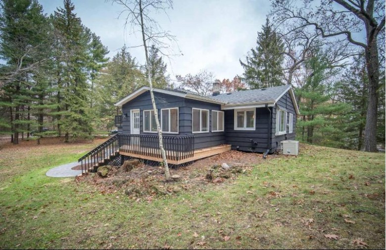 319 Caernarvon Rd Wales, WI 53183-9624 by Re/Max Realty Pros~milwaukee $399,999