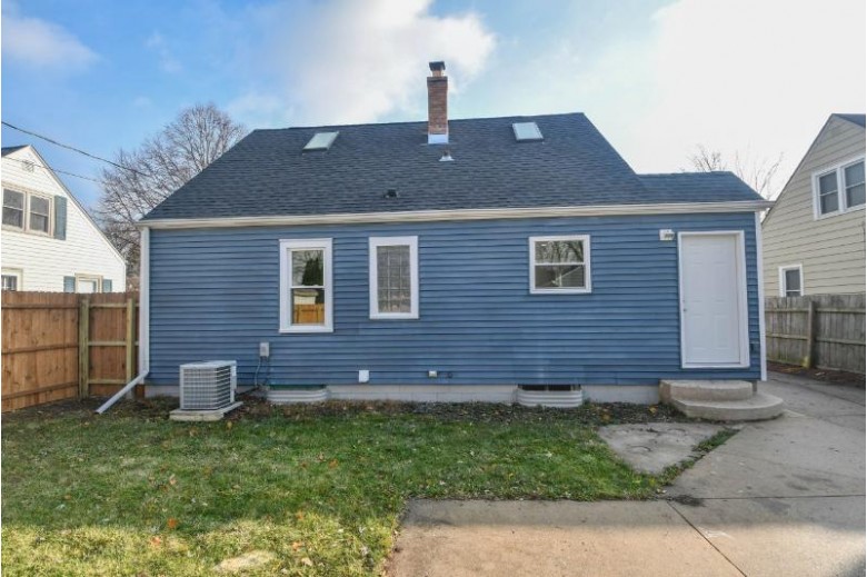 3831 N 86th St, Milwaukee, WI by Shorewest Realtors, Inc. $229,000