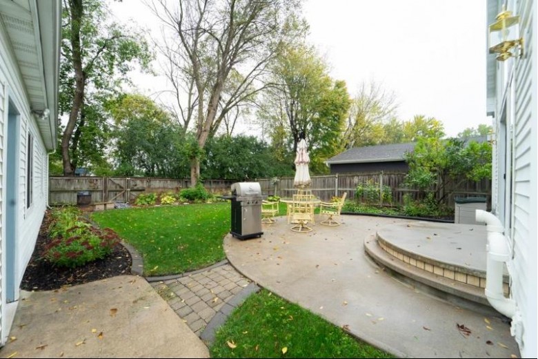 2345 Brantwood Drive, Neenah, WI by Rieckmann Real Estate Group, Inc $320,000