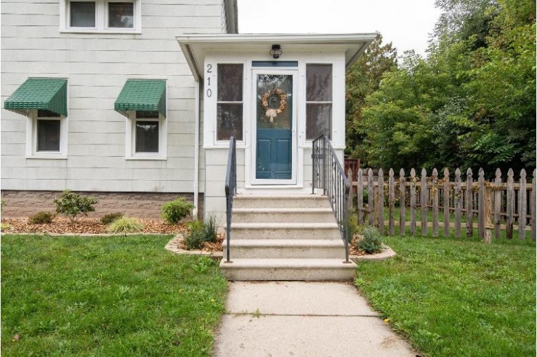 210 W 16th Avenue, Oshkosh, WI by First Weber Real Estate $159,900