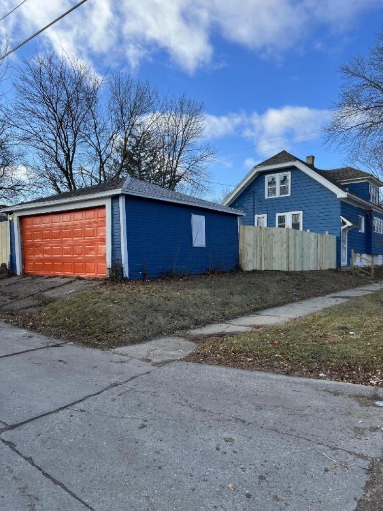 4478 N 37th St Milwaukee, WI 53209-5908 by First Weber Real Estate $155,000
