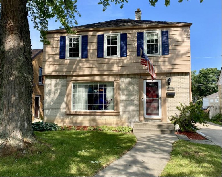 2456 N 86th St, Wauwatosa, WI by Lake Country Flat Fee $334,900