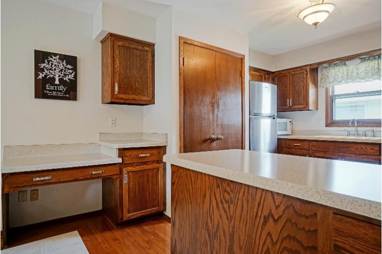 8021 W Van Beck Ave Milwaukee, WI 53220 by Lake Country Flat Fee $284,900