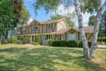 2350 Chanticleer Dr, Brookfield, WI by Lake Country Flat Fee $549,900