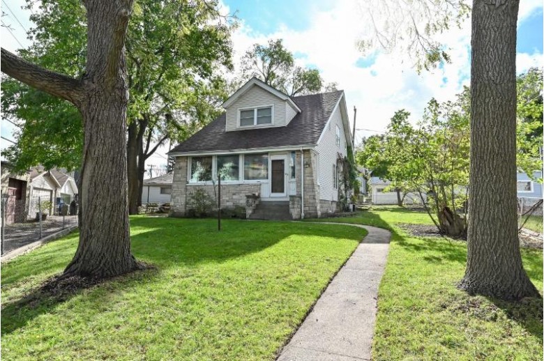 1915 E Rusk Ave 1915A Milwaukee, WI 53207-2557 by Shorewest Realtors, Inc. $269,900