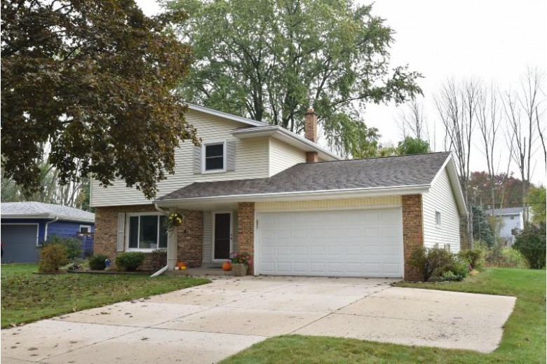 1550 Parkway Dr Port Washington, WI 53074 by Hillcrest Realty $274,900