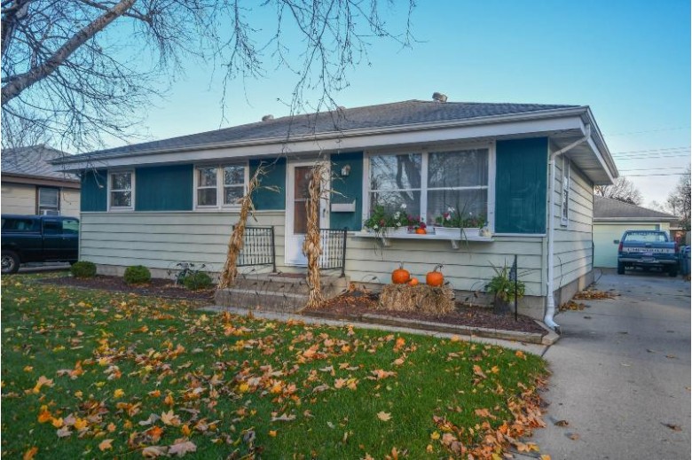5818 N 81st St Milwaukee, WI 53218-1720 by Coldwell Banker Realty $144,000