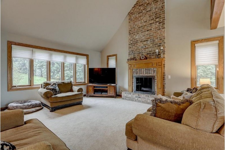 818 Knollwood Ct Waukesha, WI 53188 by Real Broker Llc $599,900