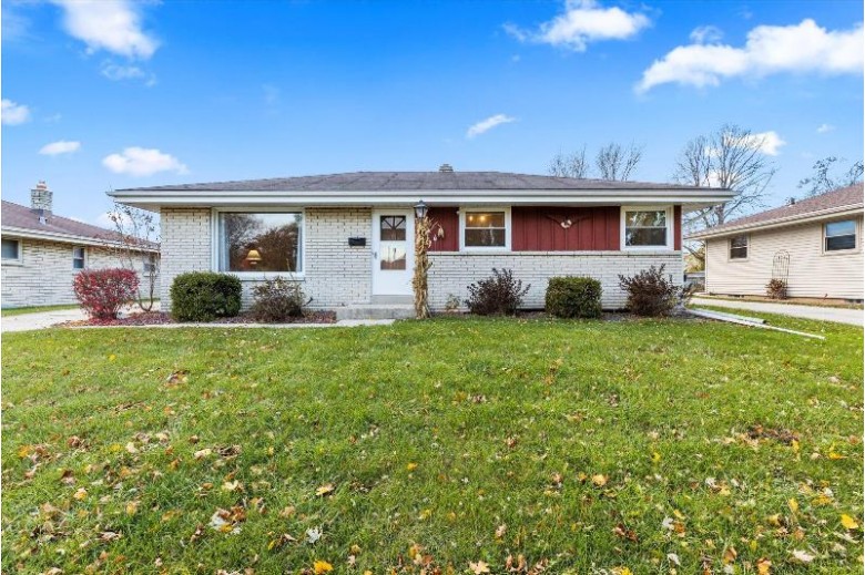 5727 S Elaine Ave Cudahy, WI 53110-2517 by Coldwell Banker Homesale Realty - New Berlin $267,900